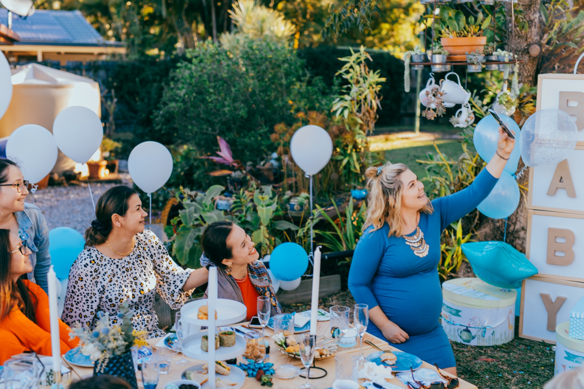 baby-shower-selfie
